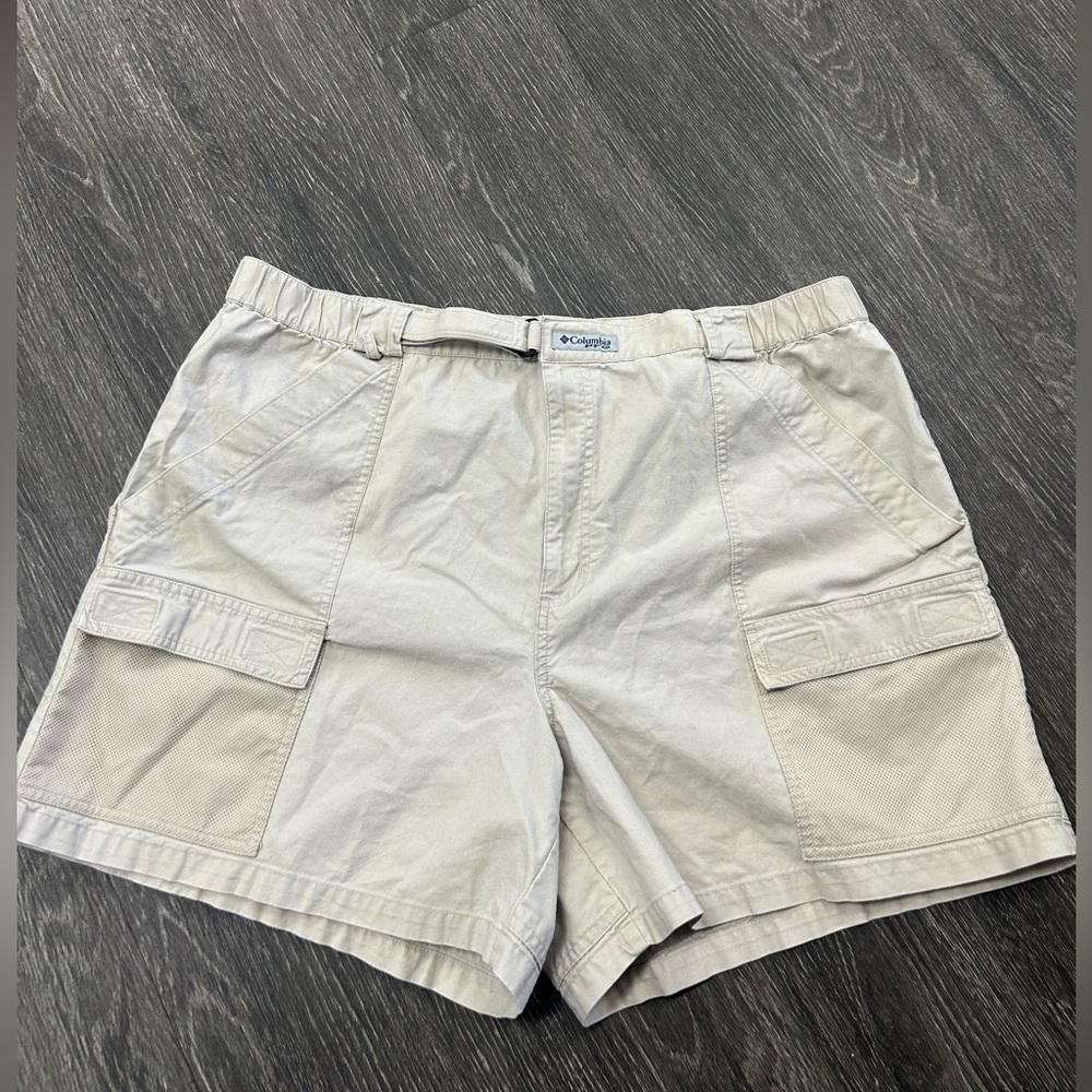 Columbia Men’s PFG Khaki Beige Outdoor Activities Cargo shorts. Size XXL - Picture 8 of 9